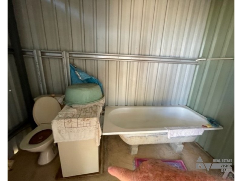 12 Flagon Ally, Sapphire QLD 4702