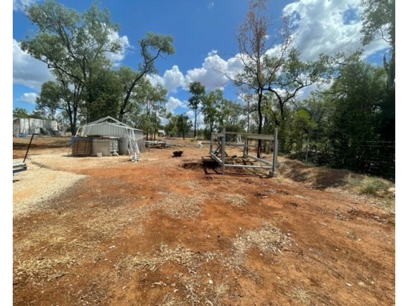 107 Rockhound Road, Sapphire QLD 4702