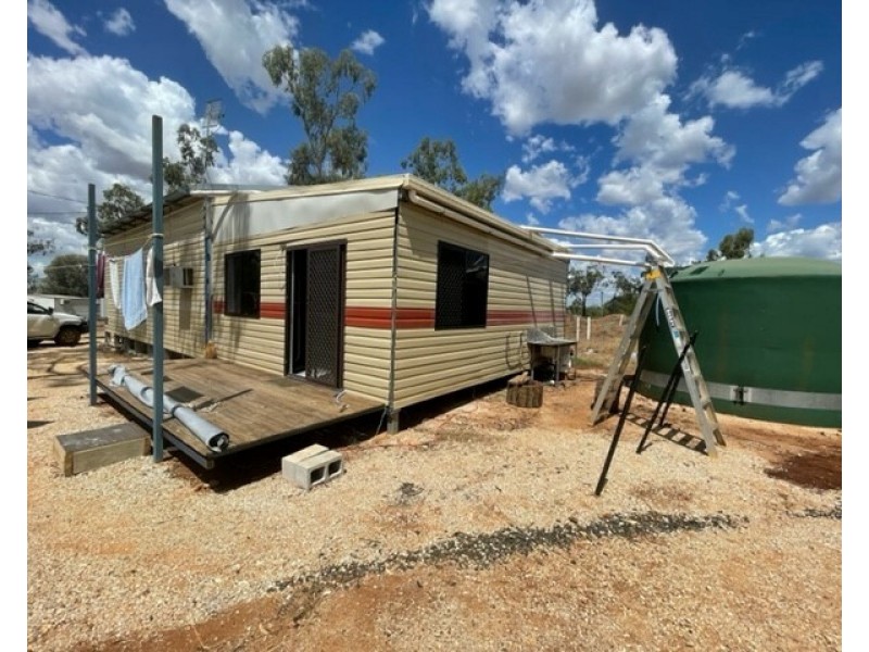 107 Rockhound Road, Sapphire QLD 4702