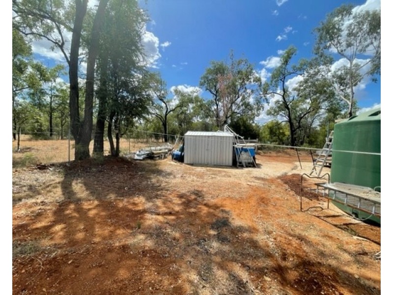 107 Rockhound Road, Sapphire QLD 4702