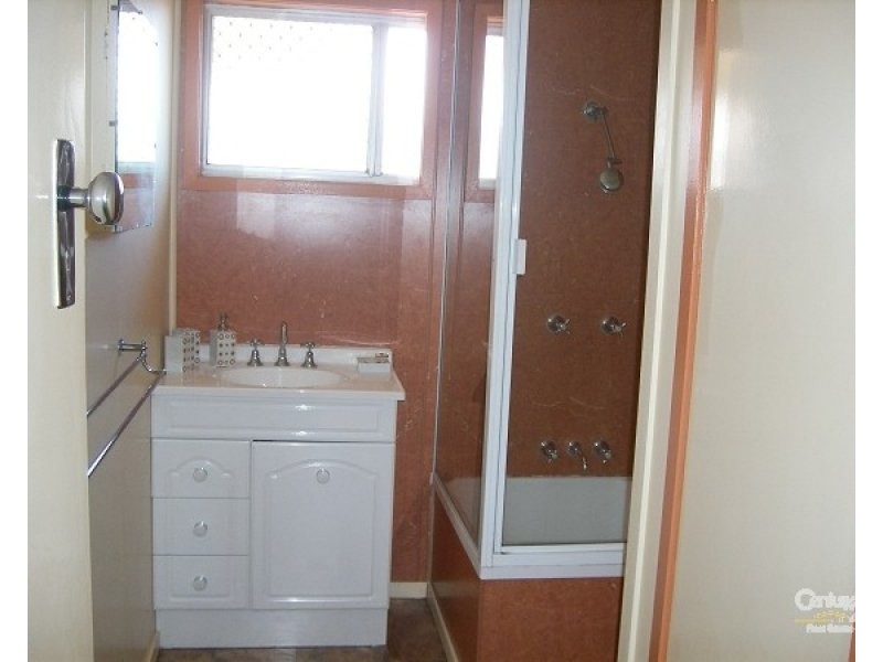 20 Oliffe Street, Blackwater QLD 4717