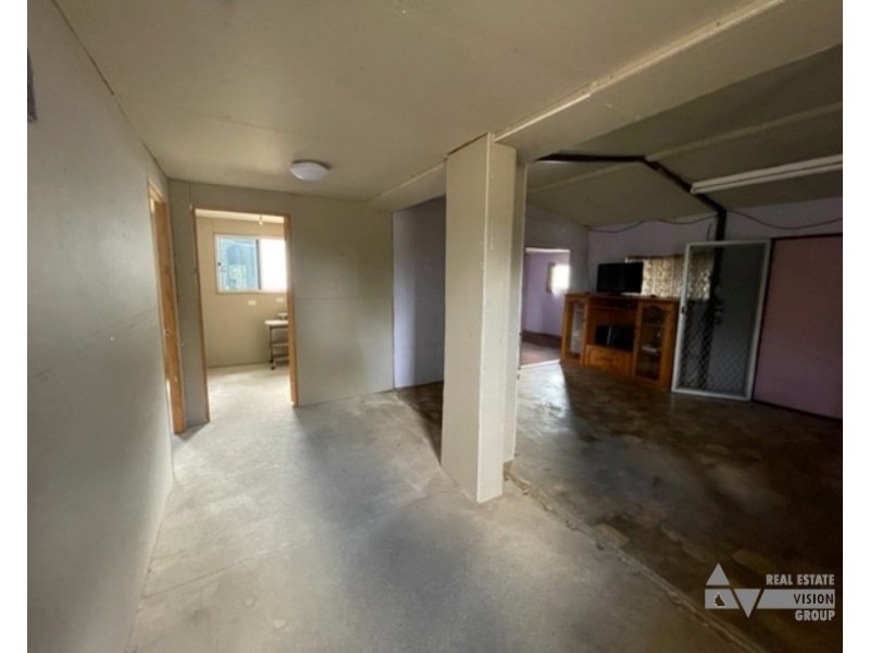 40-42 Ruby Crescent, Rubyvale QLD 4702