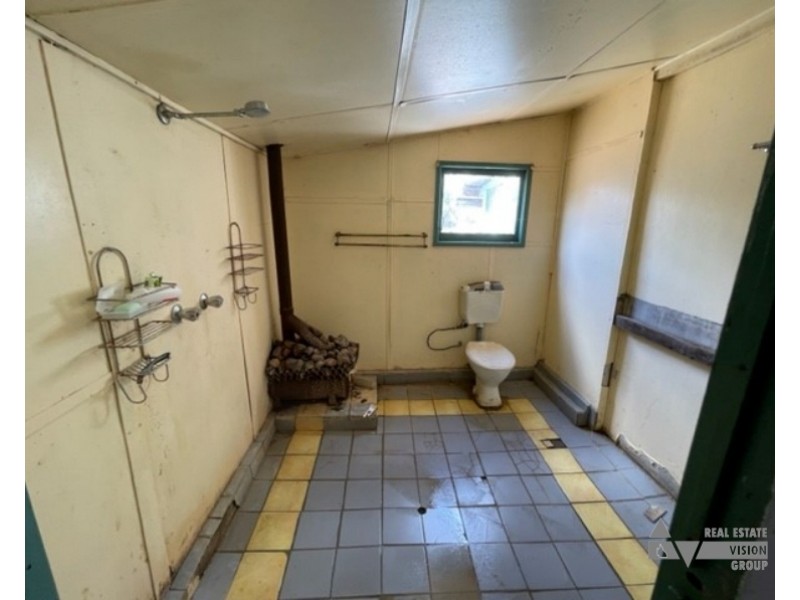 40-42 Ruby Crescent, Rubyvale QLD 4702