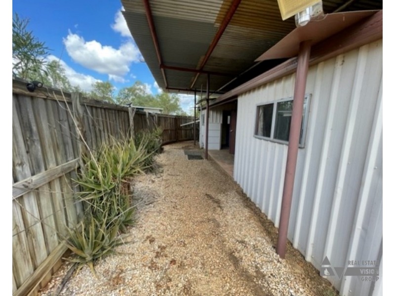 40-42 Ruby Crescent, Rubyvale QLD 4702