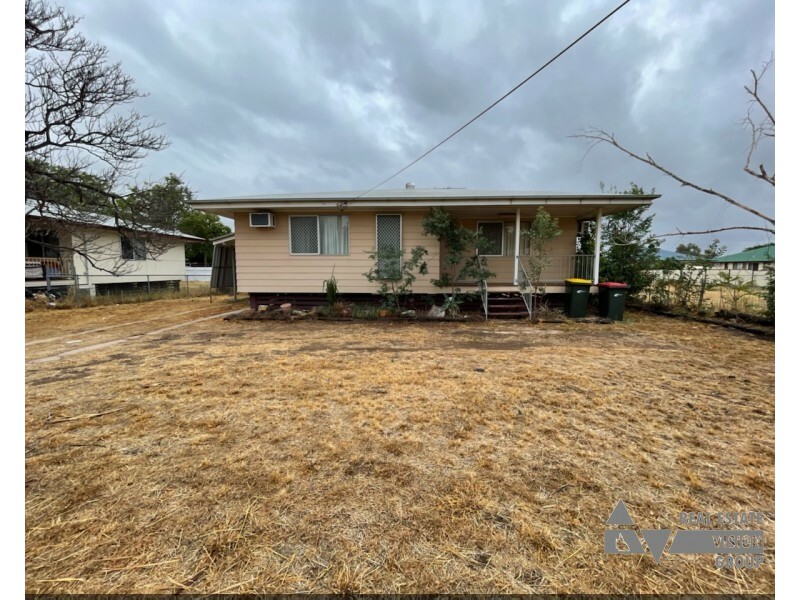 6 Oliffe Street, Blackwater QLD 4717