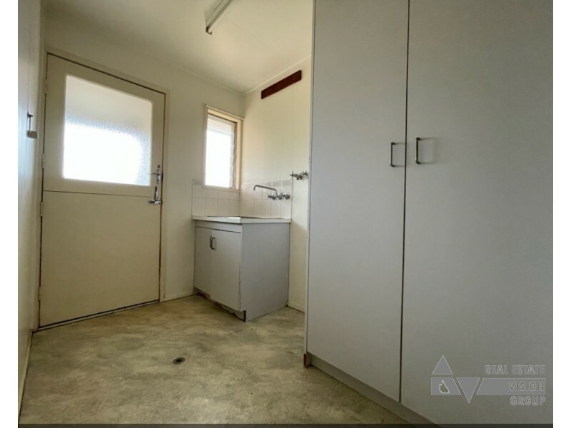 6 Oliffe Street, Blackwater QLD 4717