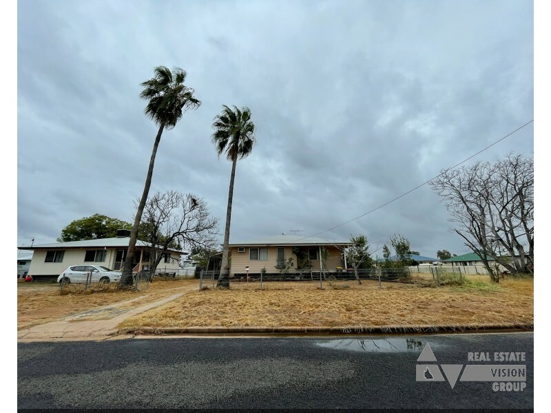 6 Oliffe Street, Blackwater QLD 4717