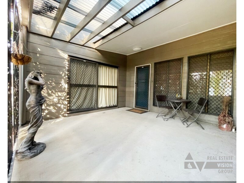 60 Macdonald Cres, Blackwater QLD 4717