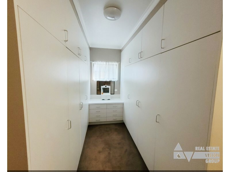 60 Macdonald Cres, Blackwater QLD 4717