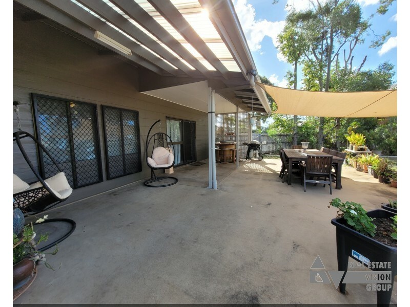 60 Macdonald Cres, Blackwater QLD 4717