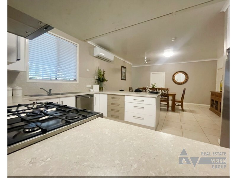 60 Macdonald Cres, Blackwater QLD 4717