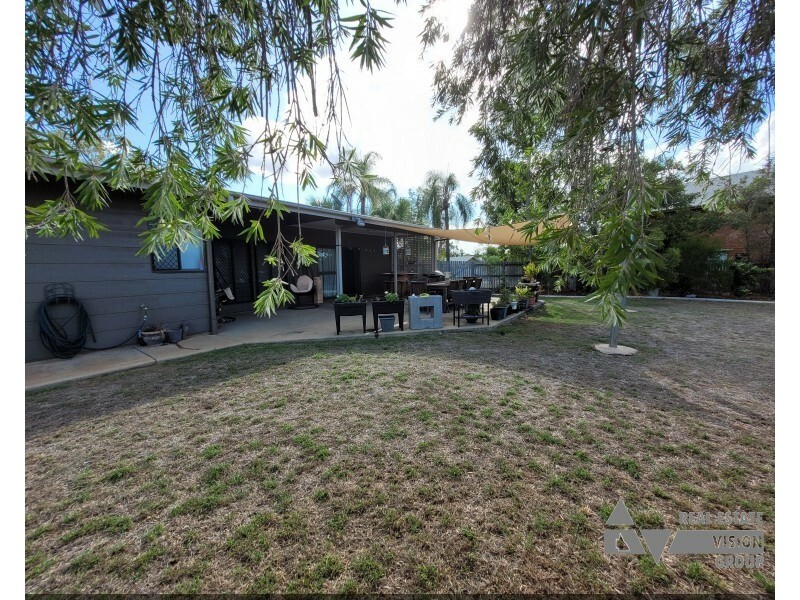 60 Macdonald Cres, Blackwater QLD 4717