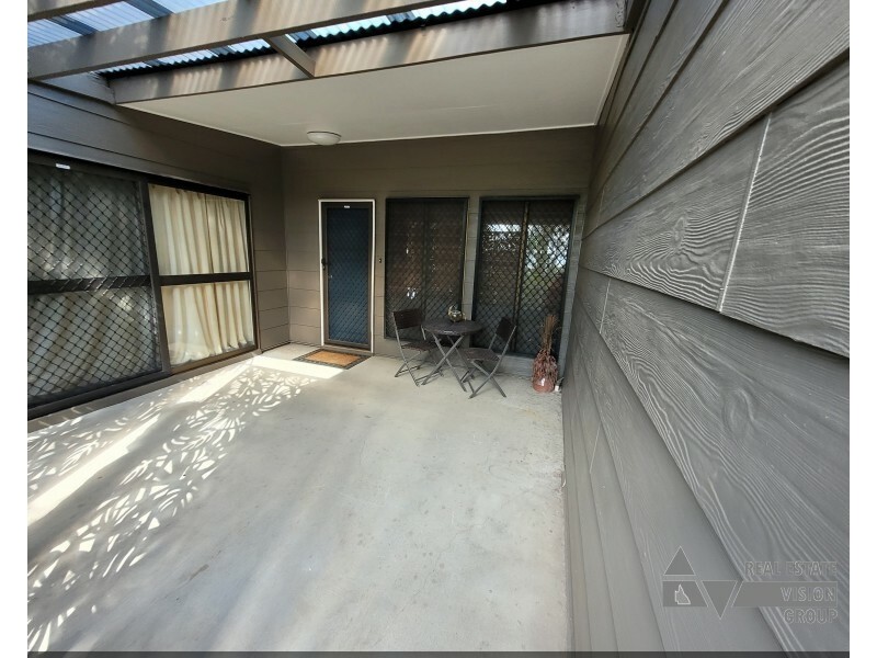 60 Macdonald Cres, Blackwater QLD 4717