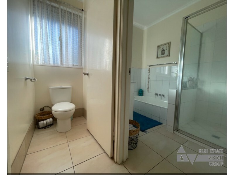 60 Macdonald Cres, Blackwater QLD 4717
