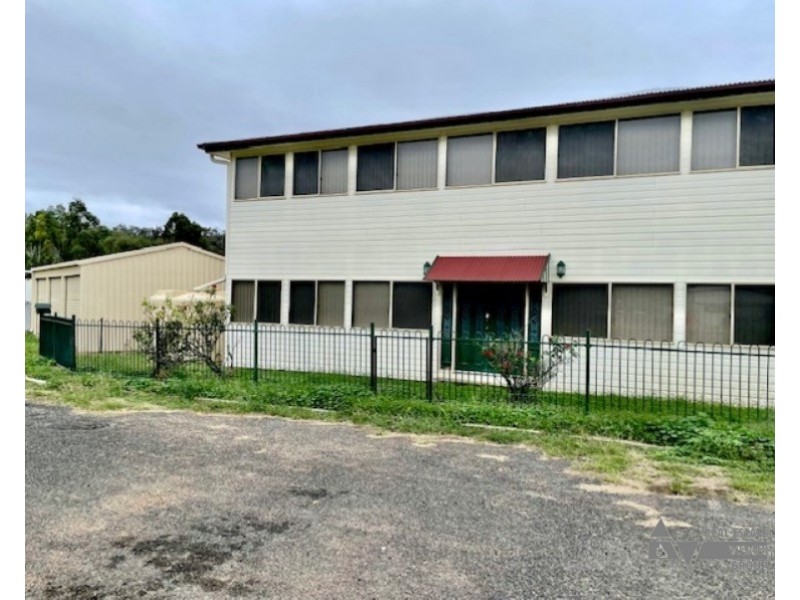 14 Charles St, Springsure QLD 4722