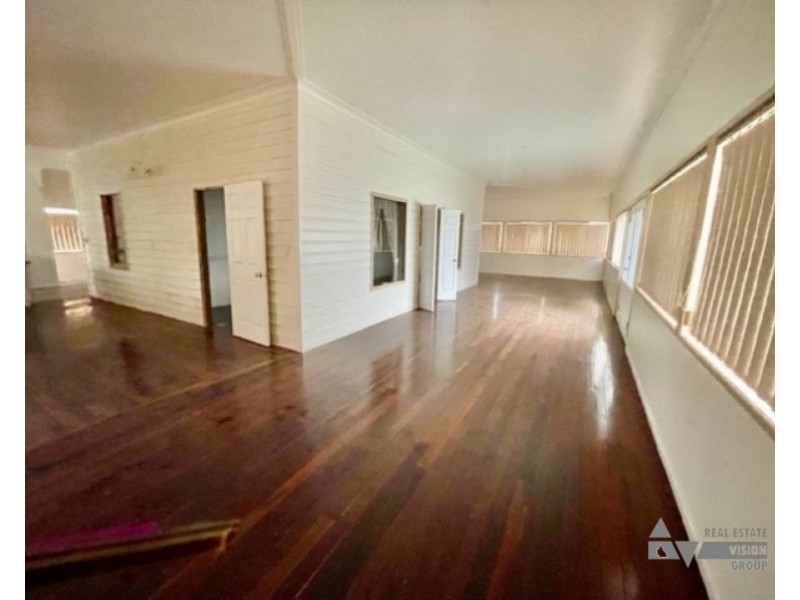 14 Charles St, Springsure QLD 4722