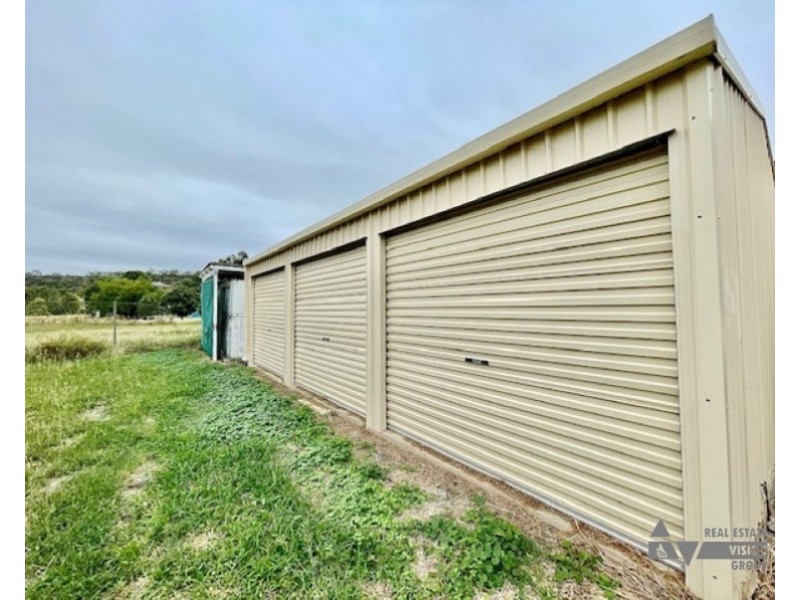 14 Charles St, Springsure QLD 4722