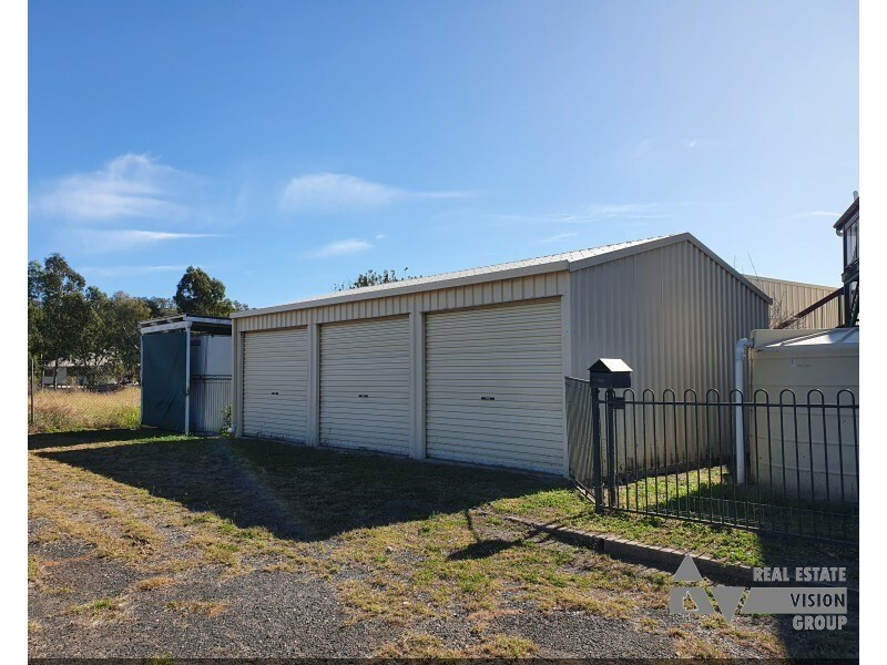 14 Charles St, Springsure QLD 4722