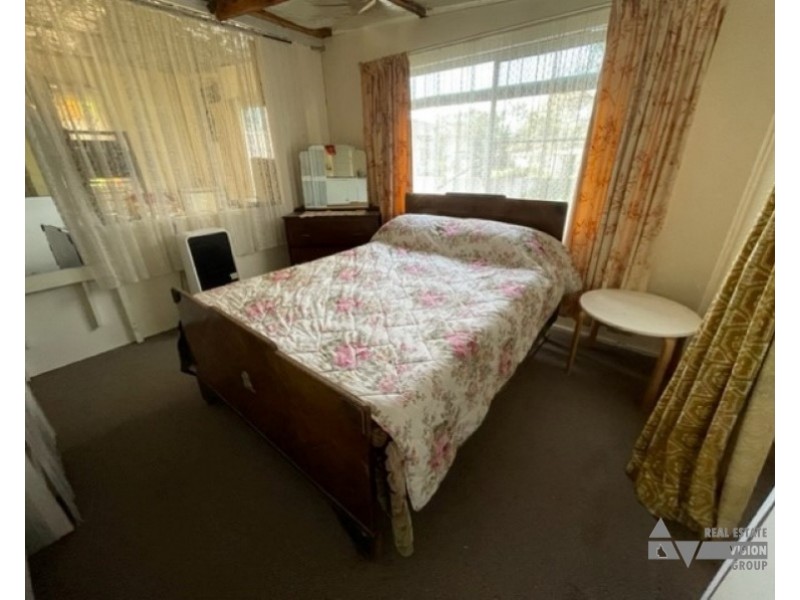 15 Willows Rd, Willows QLD 4702