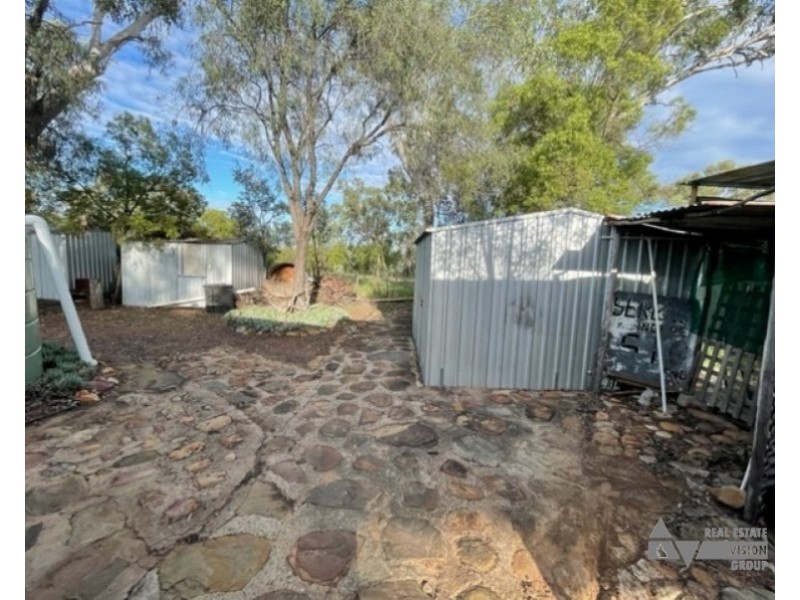15 Willows Rd, Willows QLD 4702