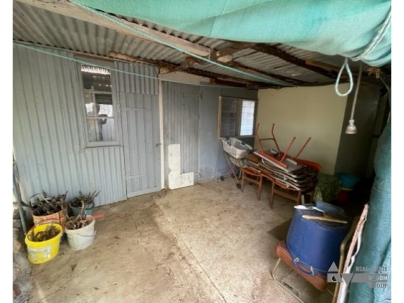 15 Willows Rd, Willows QLD 4702