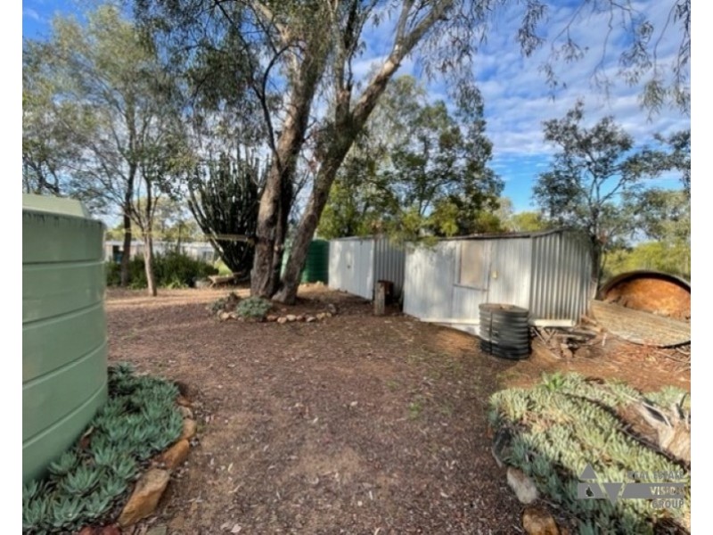 15 Willows Rd, Willows QLD 4702