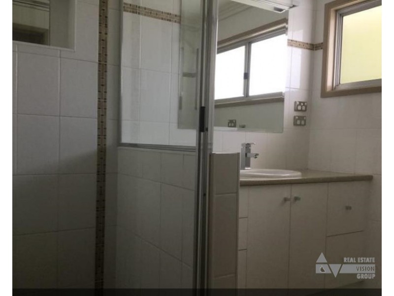 11 Bremner St, Blackwater QLD 4717