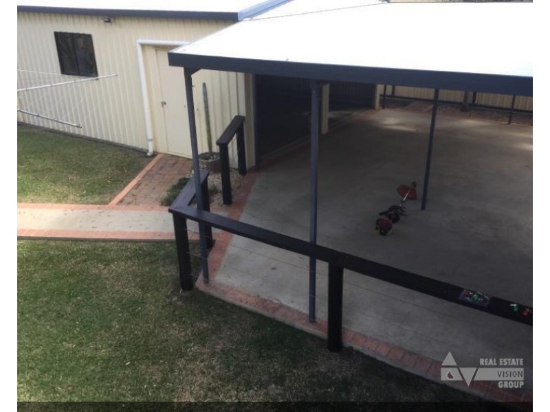 11 Bremner St, Blackwater QLD 4717