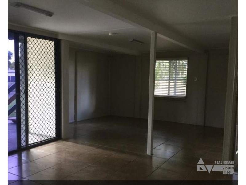 11 Bremner St, Blackwater QLD 4717