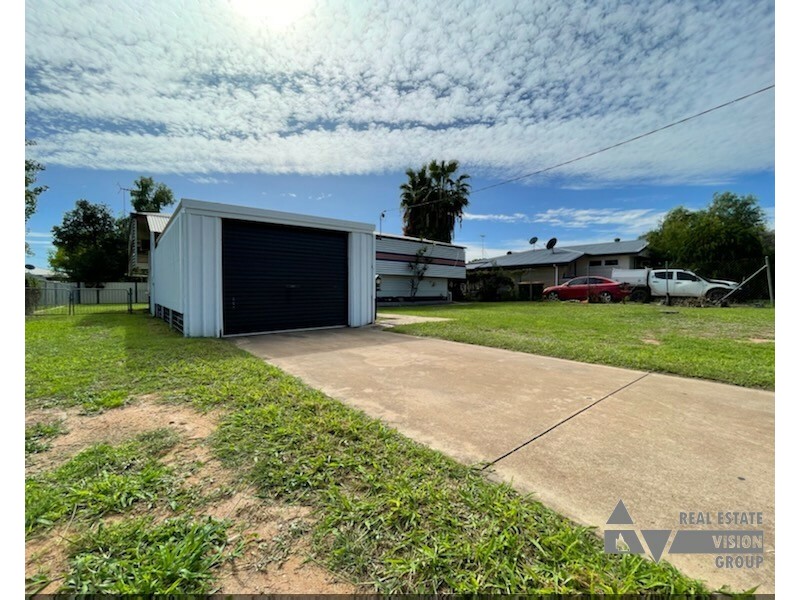 15 Fay St, Blackwater QLD 4717