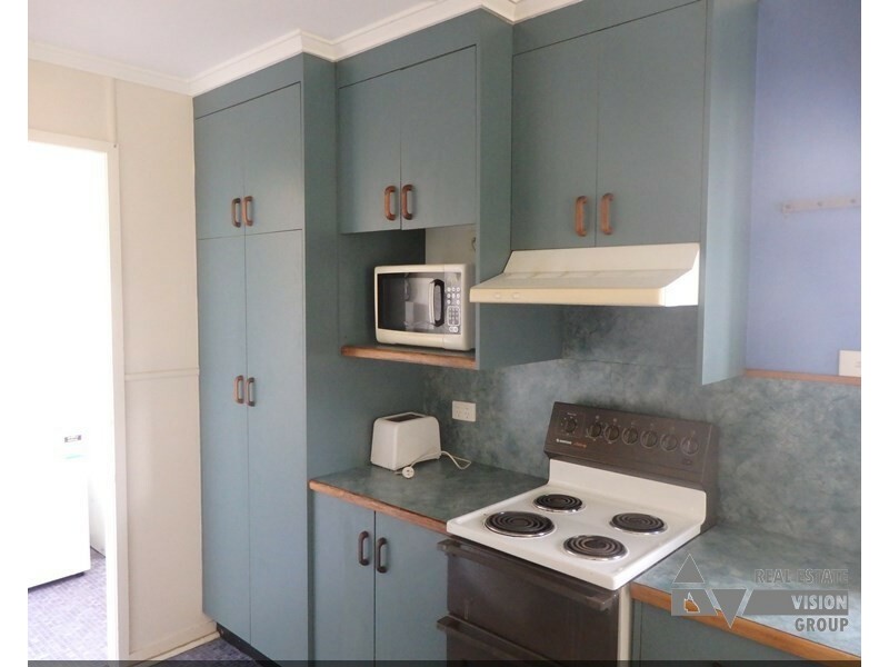 15 Fay St, Blackwater QLD 4717