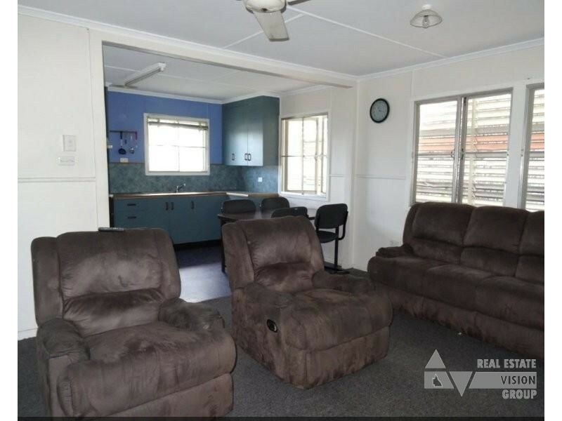 15 Fay St, Blackwater QLD 4717