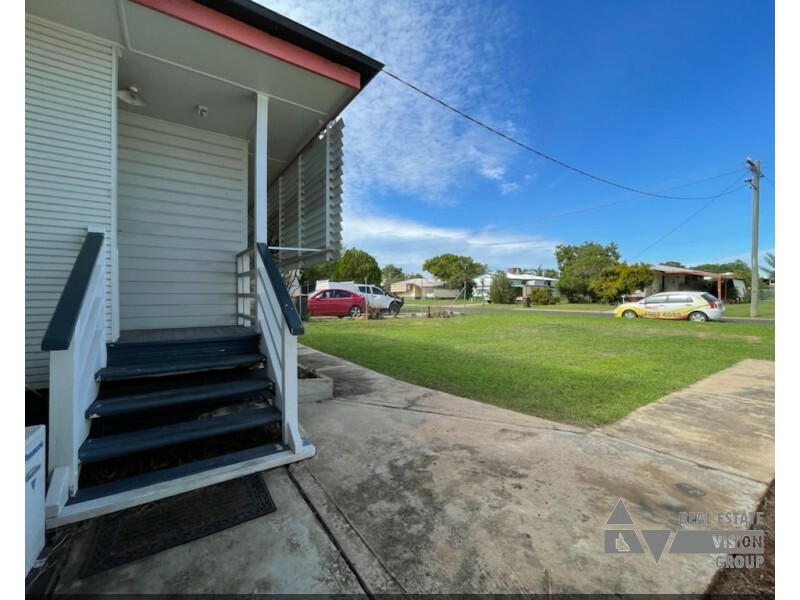 15 Fay St, Blackwater QLD 4717