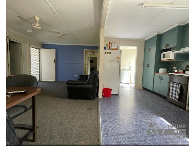 15 Fay St, Blackwater QLD 4717