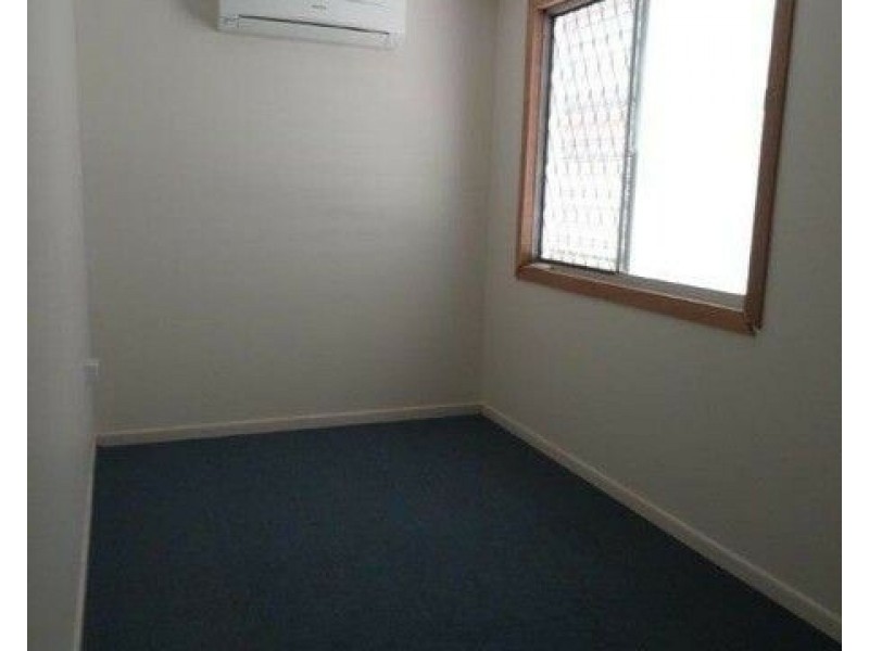 15 Fay St, Blackwater QLD 4717