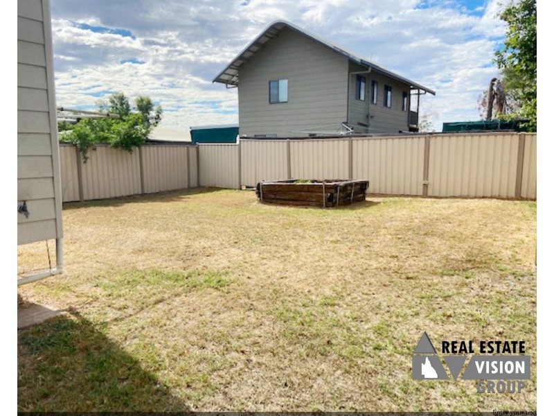 8 Fern St, Blackwater QLD 4717