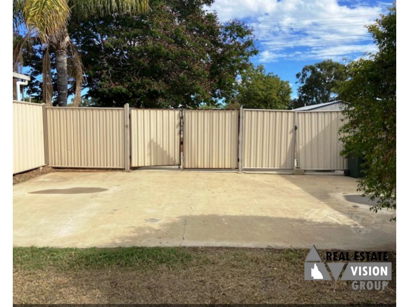 8 Fern St, Blackwater QLD 4717