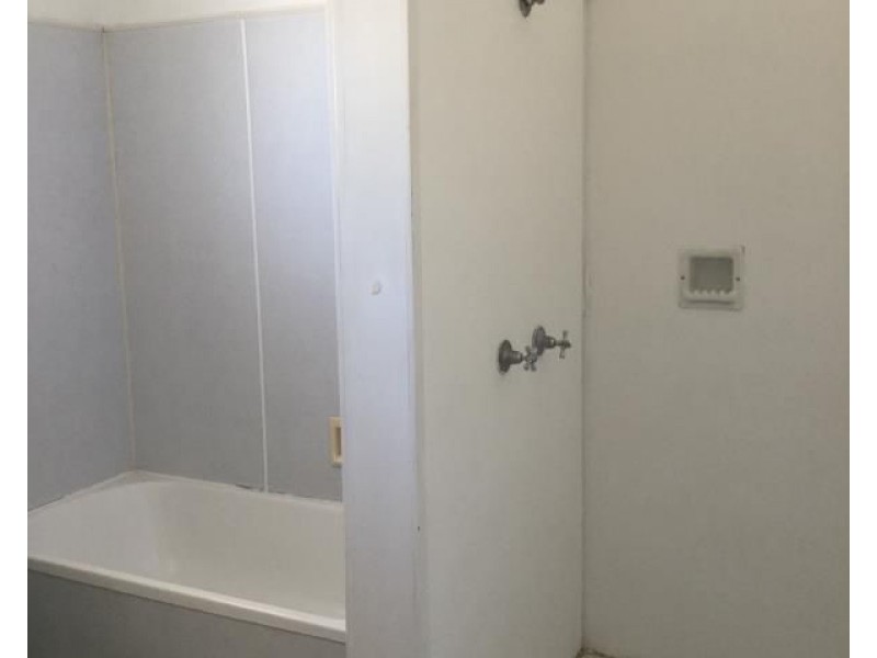 10 Boree Street, Blackwater QLD 4717