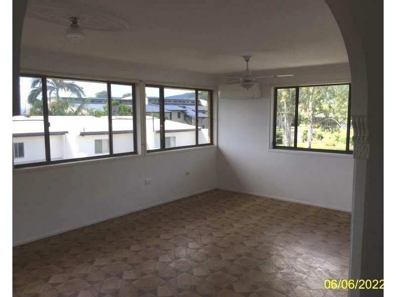 1 Pleasant Dr, Cannonvale QLD 4802