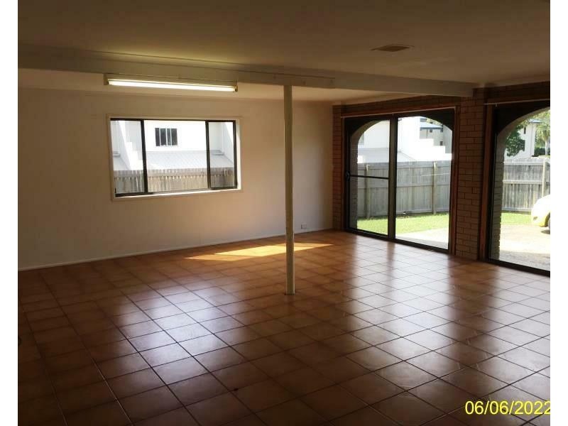 1 Pleasant Dr, Cannonvale QLD 4802