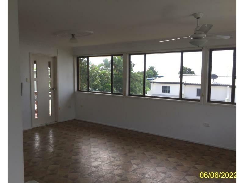 1 Pleasant Dr, Cannonvale QLD 4802