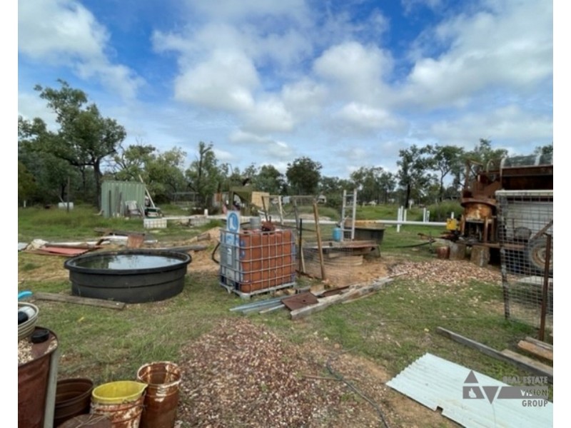 MC70919 Russian Gully, Rubyvale QLD 4702