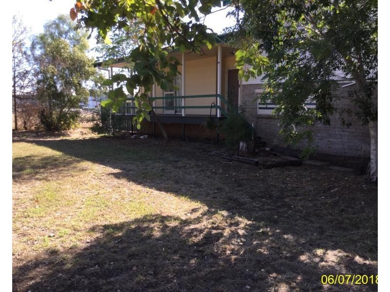 42 Doon St, Blackwater QLD 4717