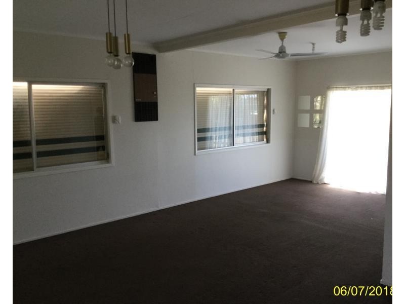 42 Doon St, Blackwater QLD 4717