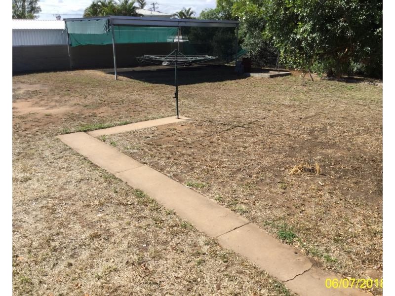 42 Doon St, Blackwater QLD 4717