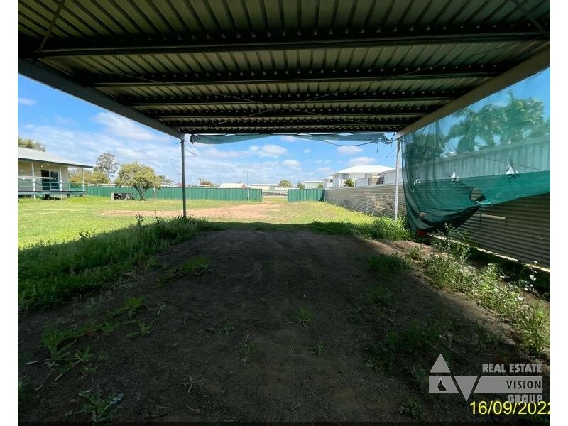 42 Doon St, Blackwater QLD 4717