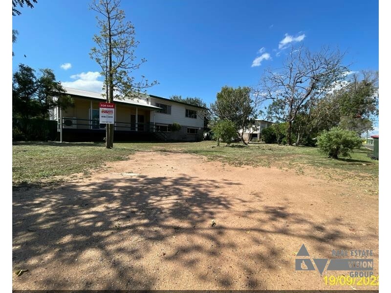 42 Doon St, Blackwater QLD 4717
