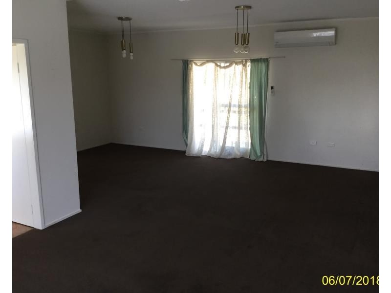 42 Doon St, Blackwater QLD 4717