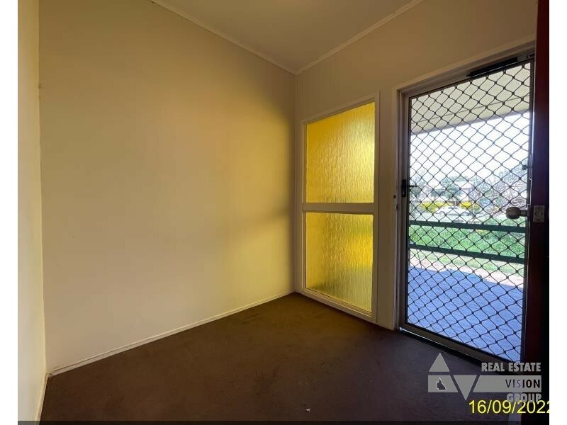 42 Doon St, Blackwater QLD 4717