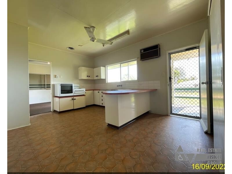 42 Doon St, Blackwater QLD 4717
